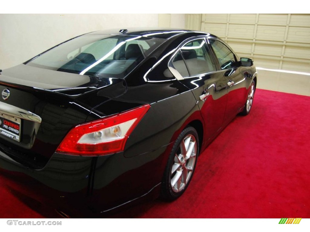 2011 Maxima 3.5 SV Sport - Super Black / Charcoal photo #6