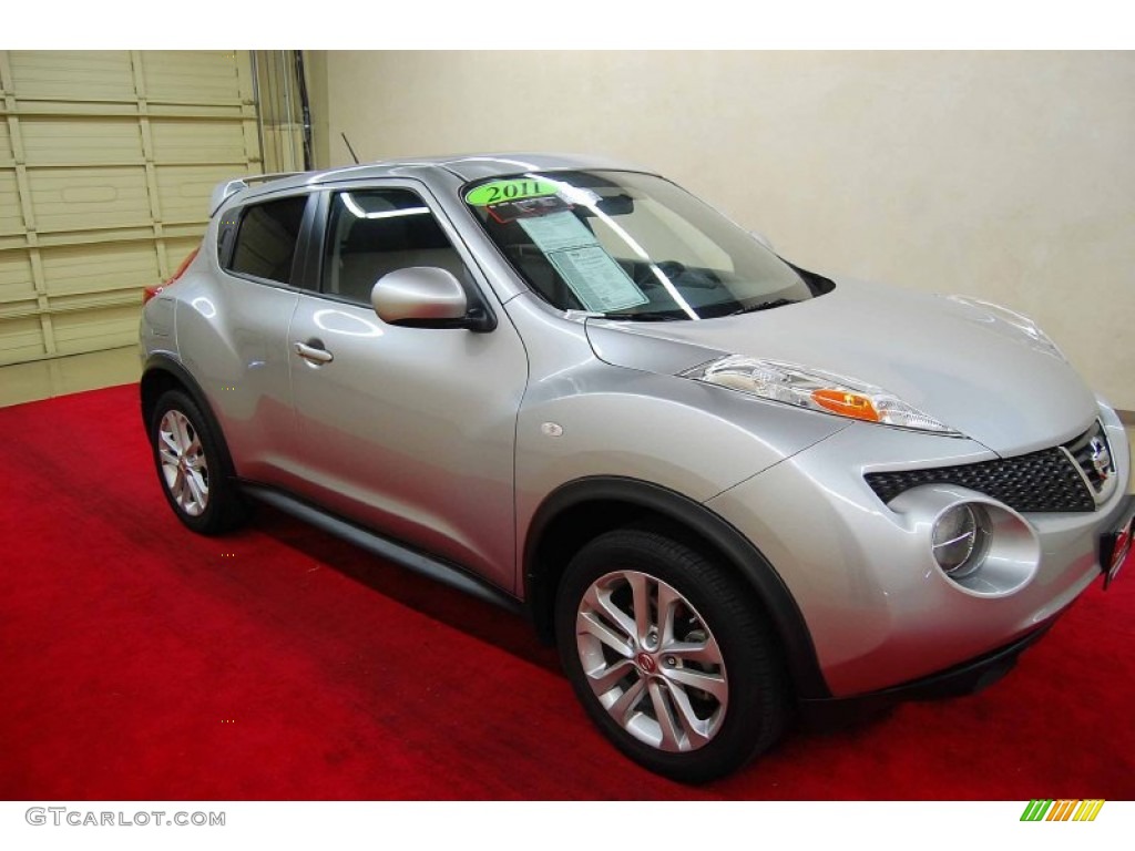 Chrome Silver Nissan Juke