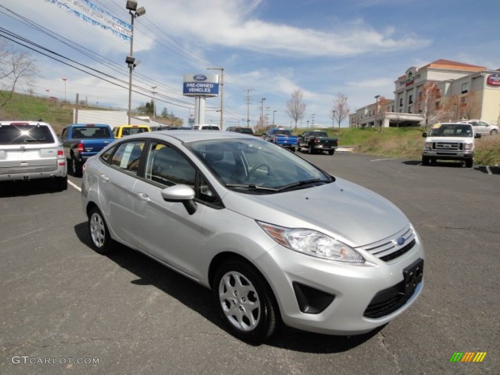 2011 Fiesta S Sedan - Ingot Silver Metallic / Light Stone/Charcoal Black Cloth photo #1