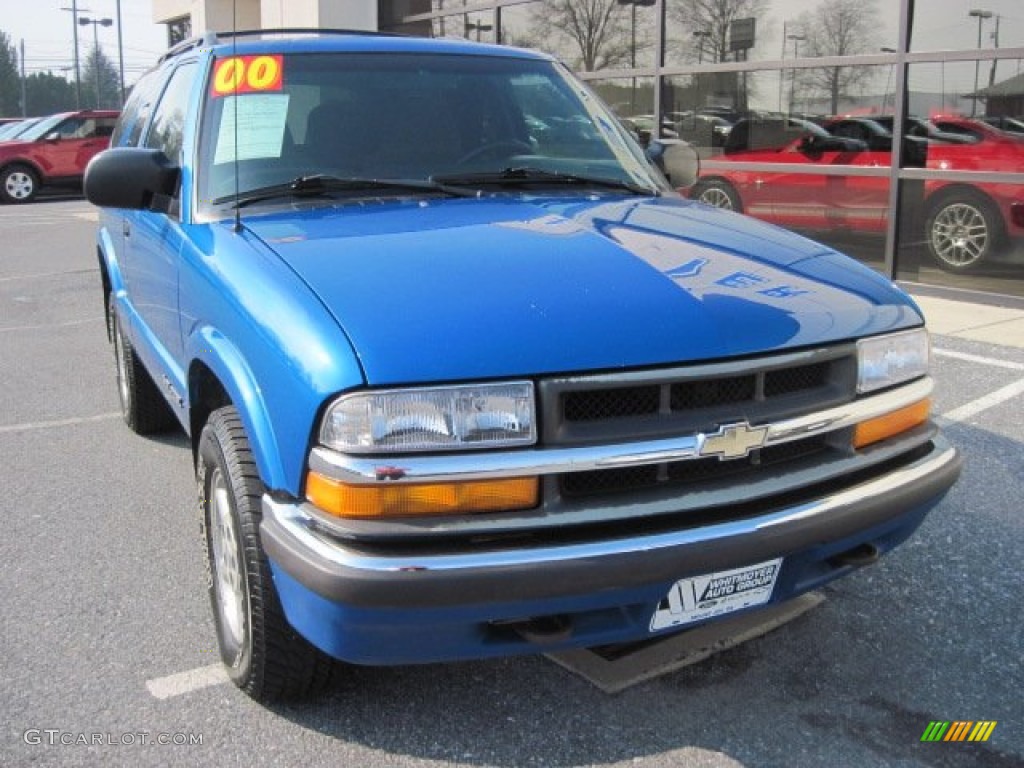 2000 Blazer LS 4x4 - Space Blue Metallic / Graphite Gray photo #2