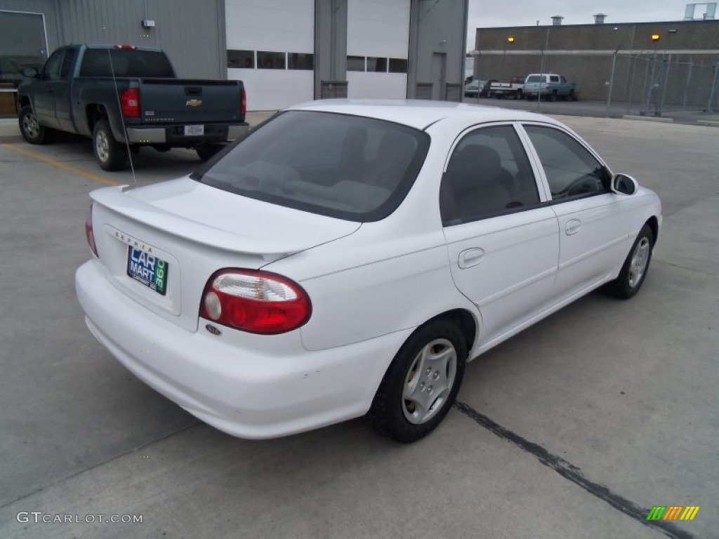 2001 Sephia  - White / Beige photo #23