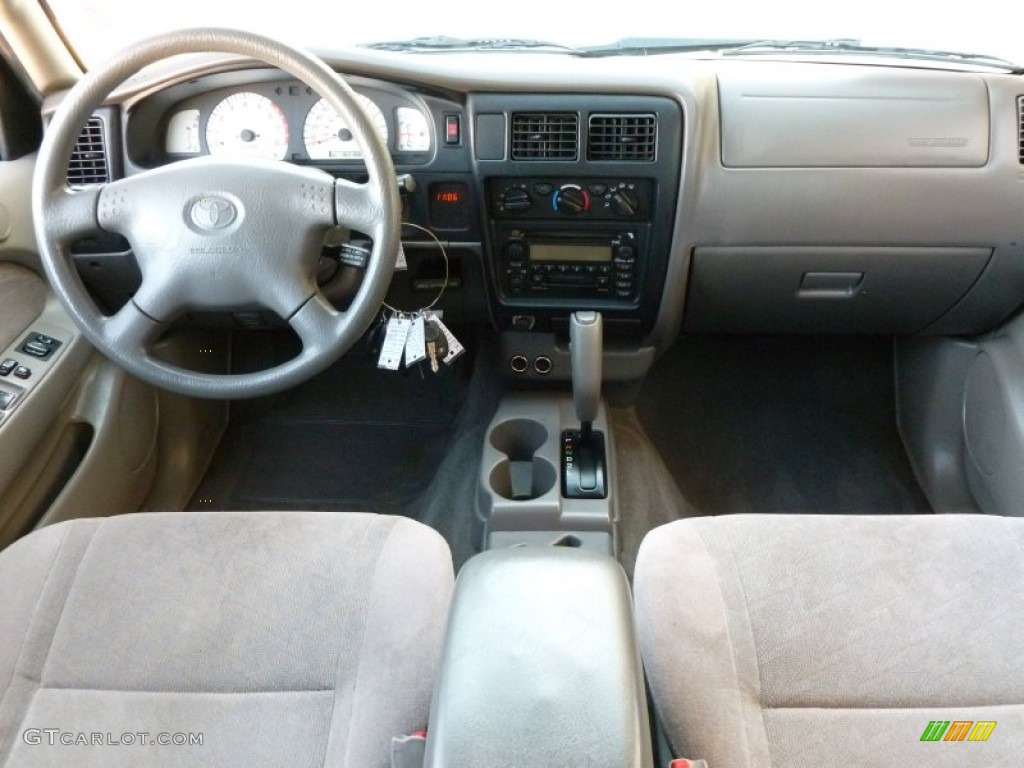 2004 Tacoma V6 PreRunner Double Cab - Black Sand Pearl / Charcoal photo #16