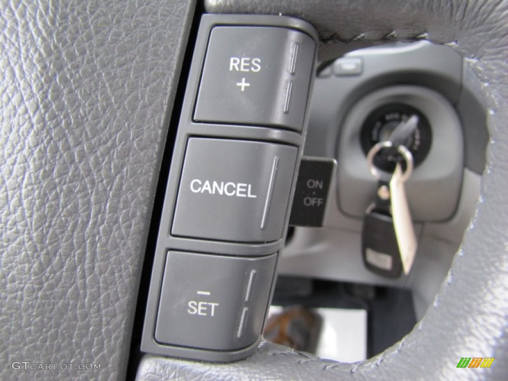 2009 Kia Borrego EX V6 4x4 Controls Photo #62766958