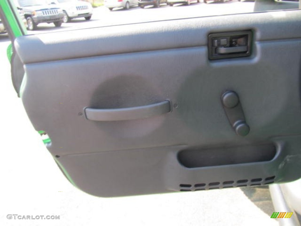 2005 Wrangler X 4x4 - Electric Lime Green Pearl / Dark Slate Gray photo #8