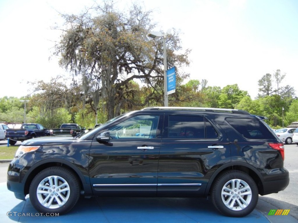 2012 Explorer XLT EcoBoost - Tuxedo Black Metallic / Charcoal Black photo #2