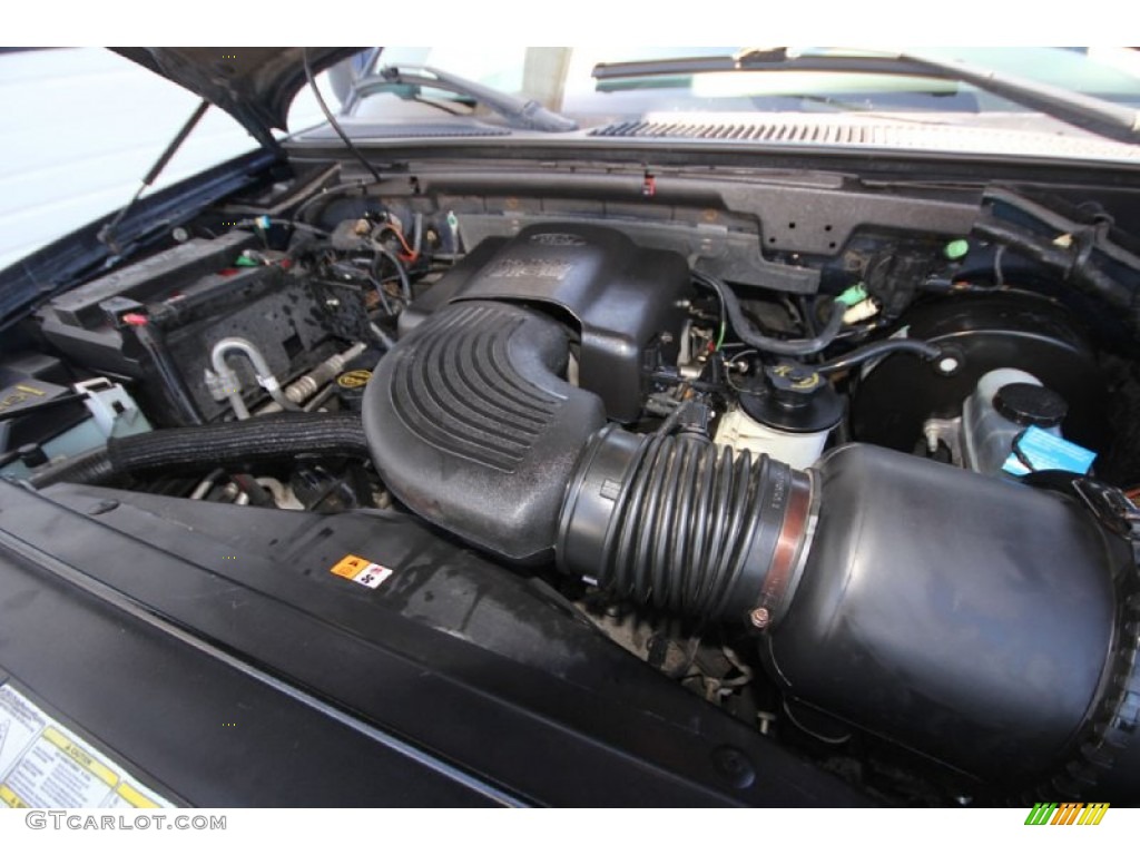 2002 Ford Expedition XLT Engine Photos