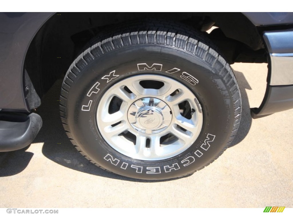 2002 Ford Expedition XLT Wheel Photos