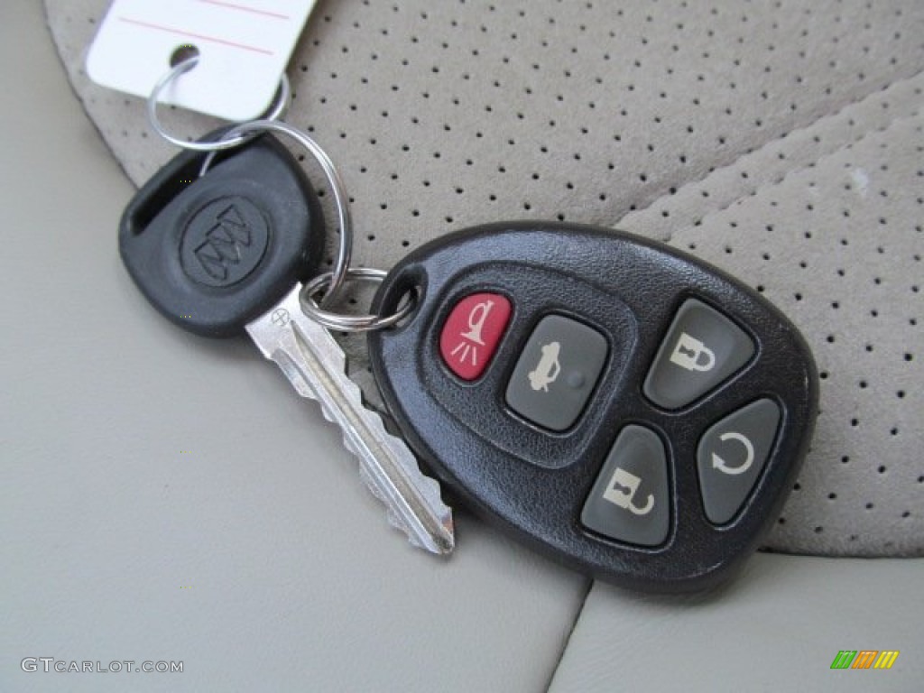 2010 Buick Lucerne CXL Special Edition Keys Photos