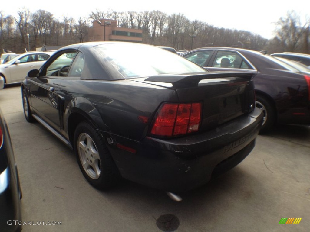2002 Mustang V6 Coupe - Black / Medium Parchment photo #7
