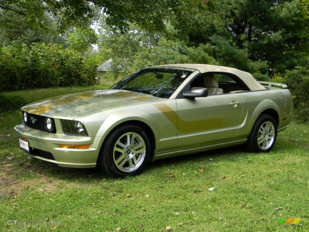 2006 Mustang GT Premium Convertible - Legend Lime Metallic / Light Parchment photo #42