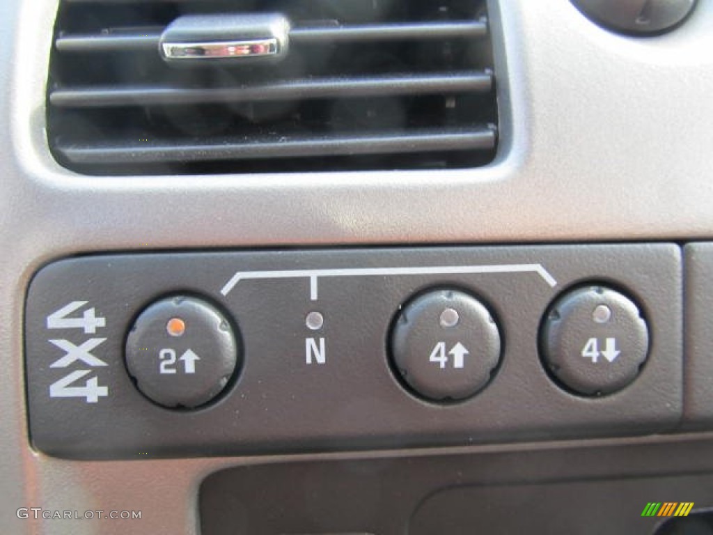2012 Chevrolet Colorado Work Truck Regular Cab 4x4 Controls Photo #62775003