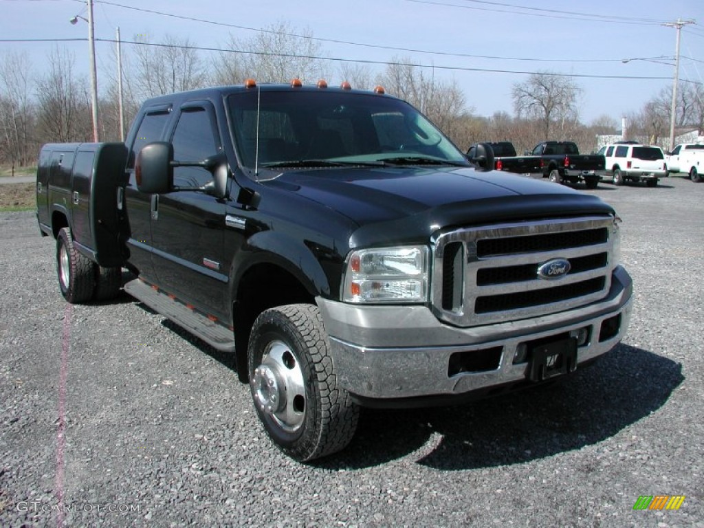 2005 F350 Super Duty Lariat Crew Cab 4x4 Dually Utility Truck - Black / Medium Flint photo #18