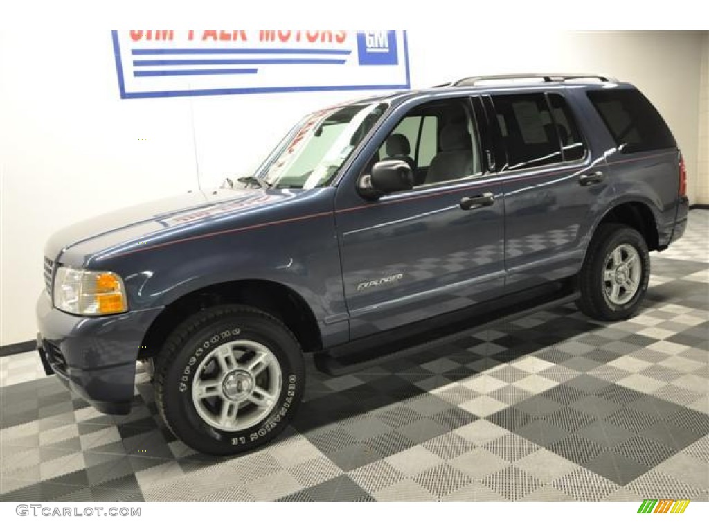 2004 Explorer XLT 4x4 - Medium Wedgewood Blue Metallic / Graphite photo #27