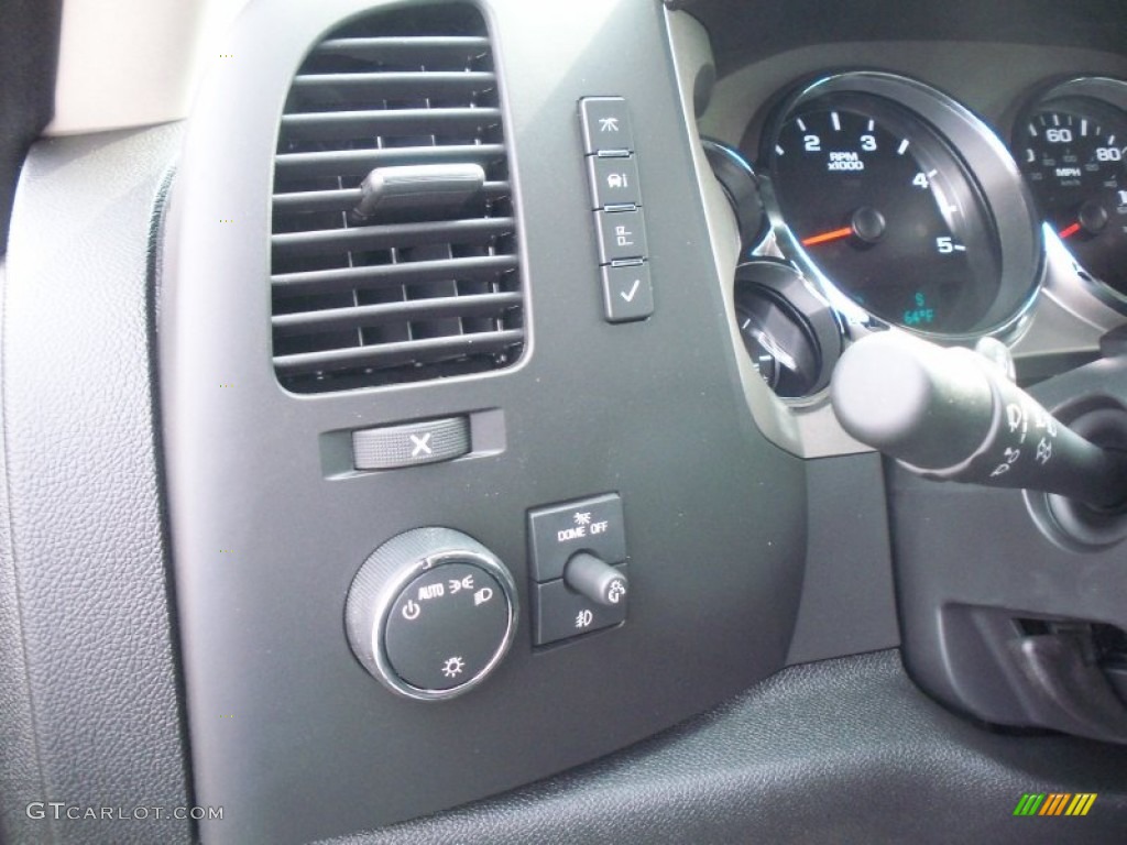 2012 Chevrolet Silverado 3500HD LT Crew Cab 4x4 Controls Photo #62786430