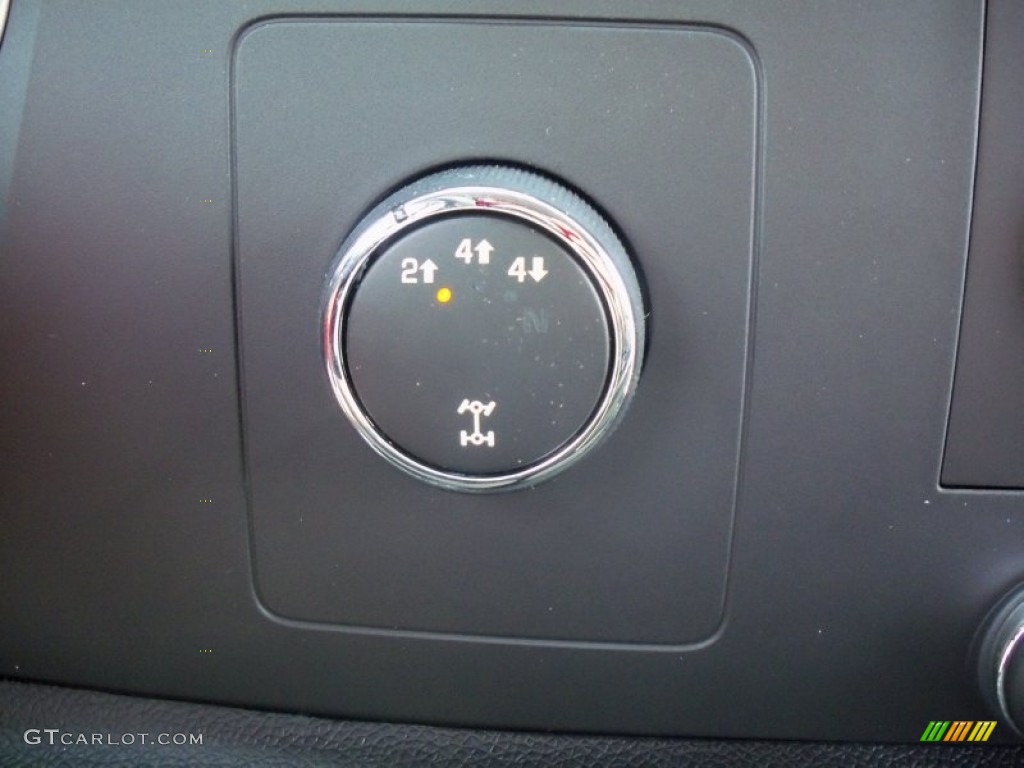 2012 Chevrolet Silverado 3500HD LT Crew Cab 4x4 Controls Photo #62786473