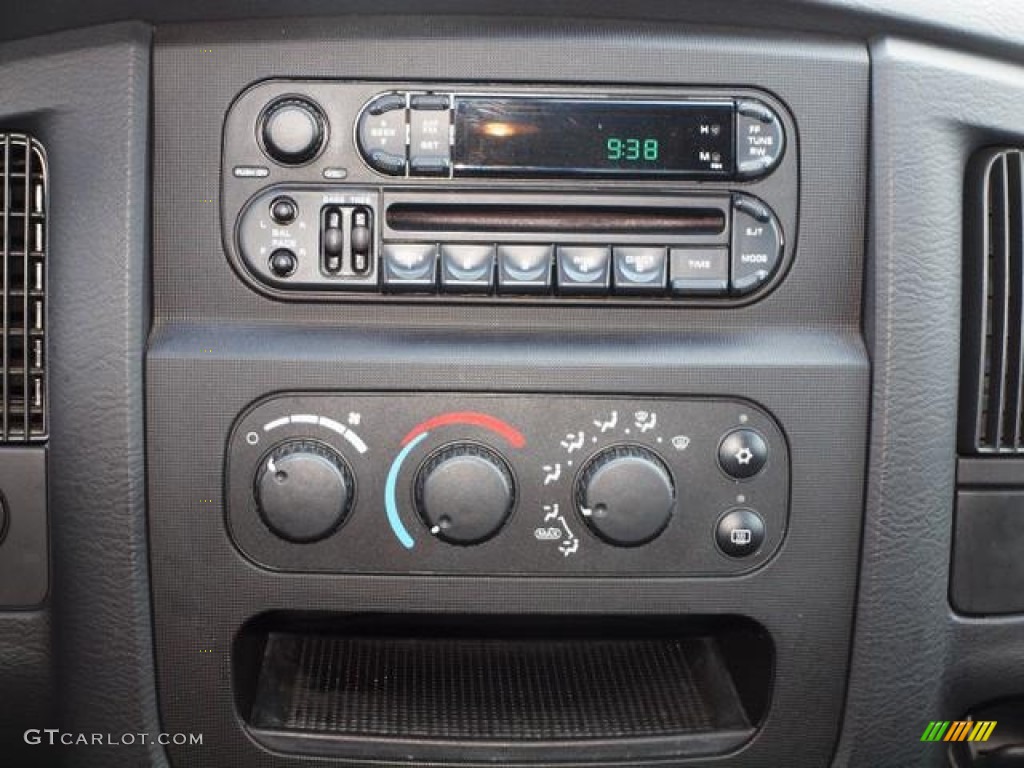 2002 Dodge Ram 1500 SLT Quad Cab Controls Photo #62787969