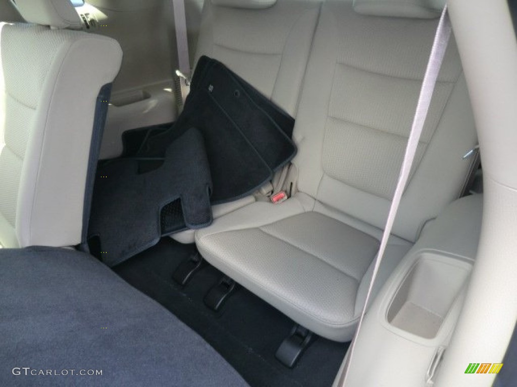 2011 Kia Sorento LX V6 AWD Rear Seat Photos