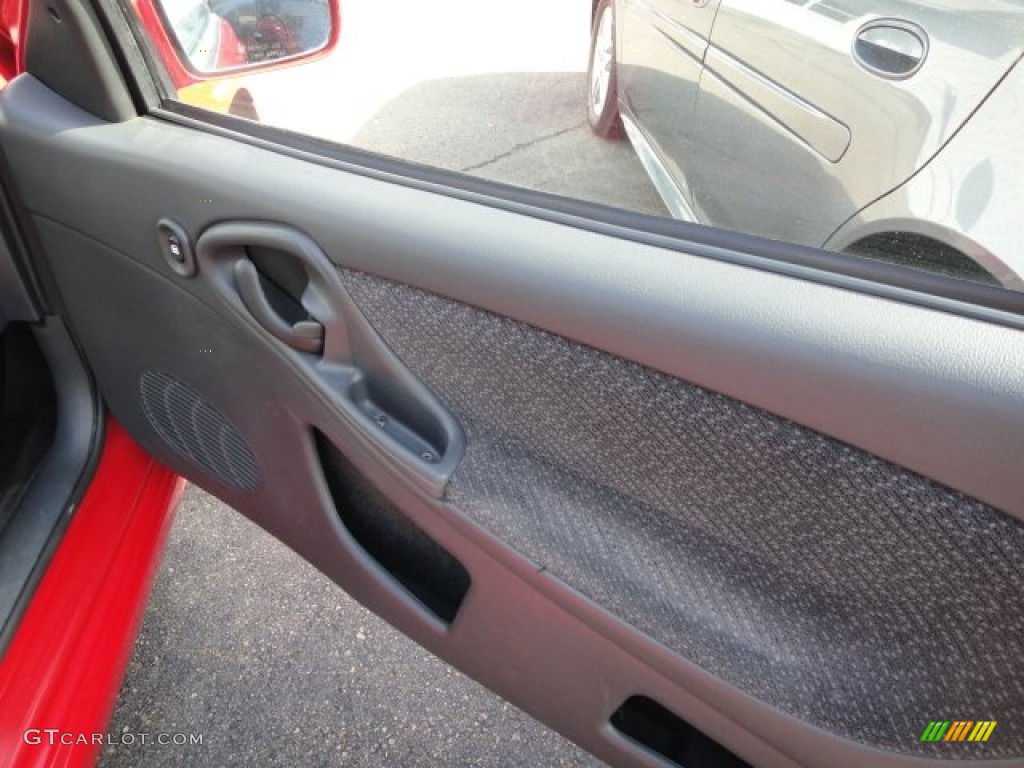 2004 Cavalier LS Sport Coupe - Victory Red / Graphite photo #15