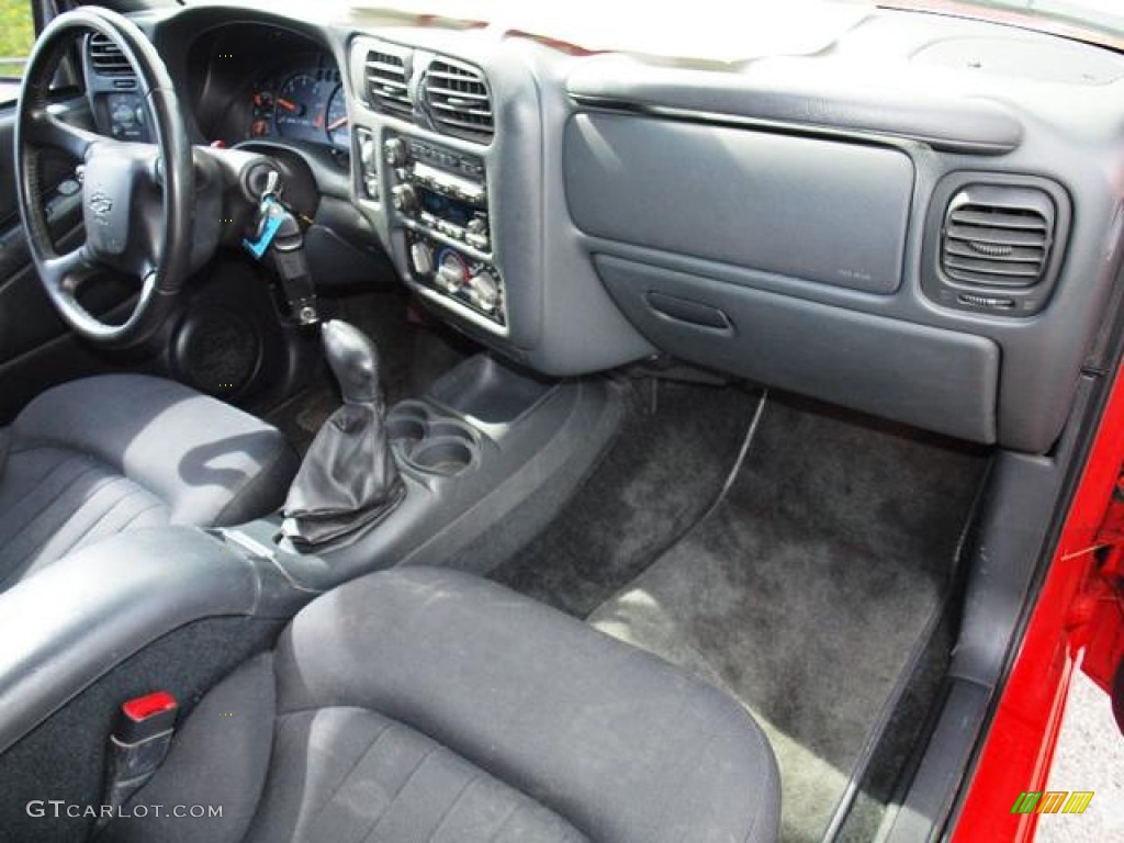 2004 Chevrolet Blazer Xtreme Graphite Gray Dashboard Photo #62792787
