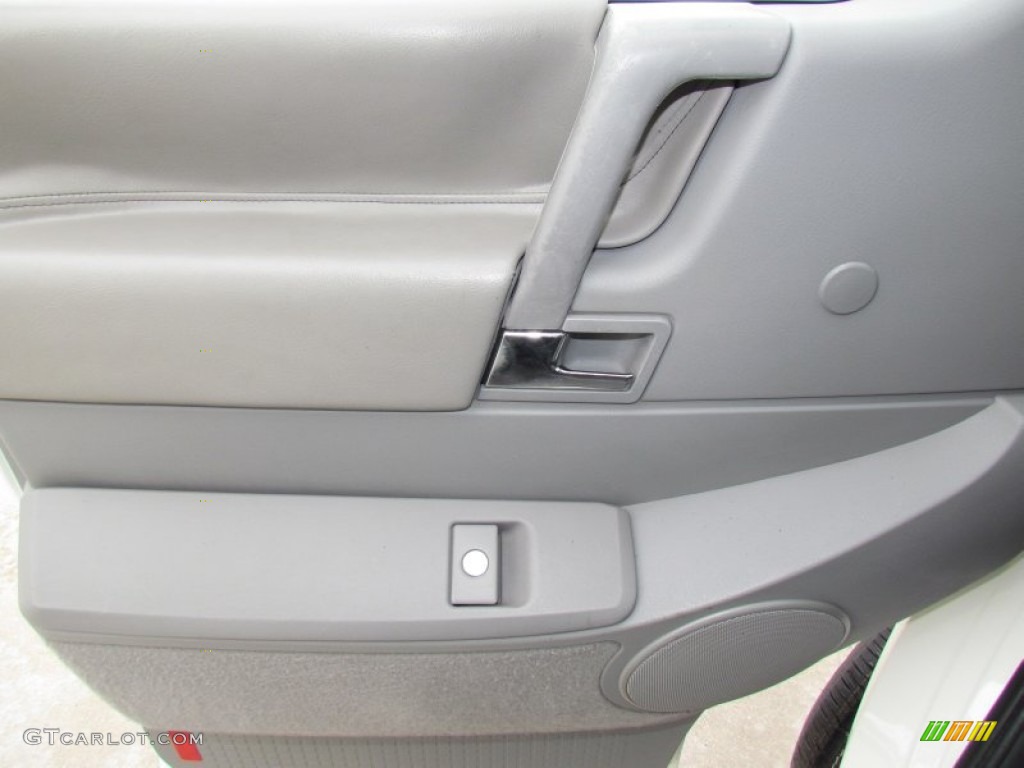 2002 Volkswagen EuroVan GLS Gray Door Panel Photo #62795452