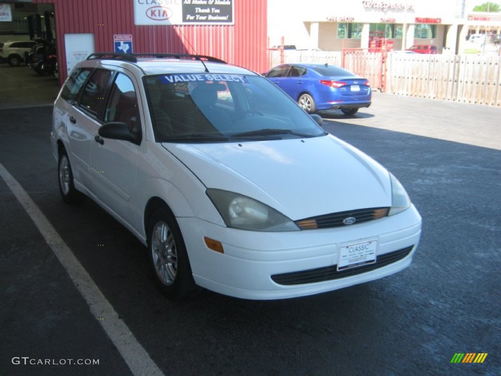 2003 Focus SE Wagon - Cloud 9 White / Medium Graphite photo #7