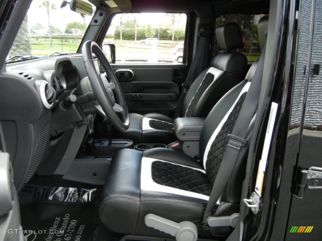 Dark Slate Gray/Medium Slate Gray Interior 2010 Jeep Wrangler Unlimited Sahara 4x4 Photo #62799791