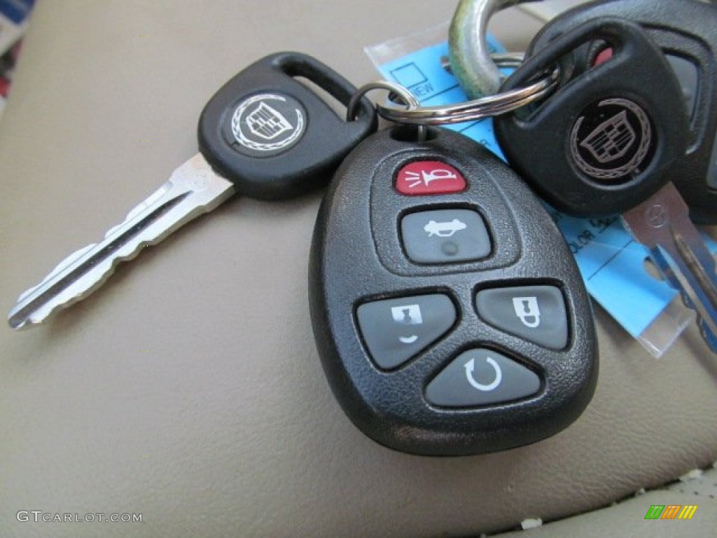 2007 Cadillac DTS Sedan Keys Photos