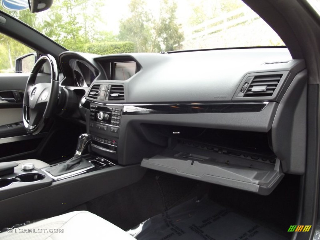 2010 Mercedes-Benz E 550 Coupe Ash Gray Dashboard Photo #62805828