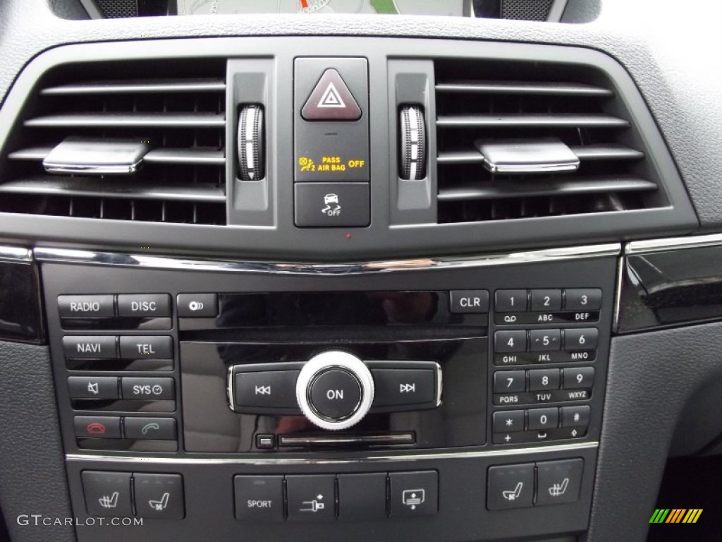 2010 Mercedes-Benz E 550 Coupe Controls Photo #62805927