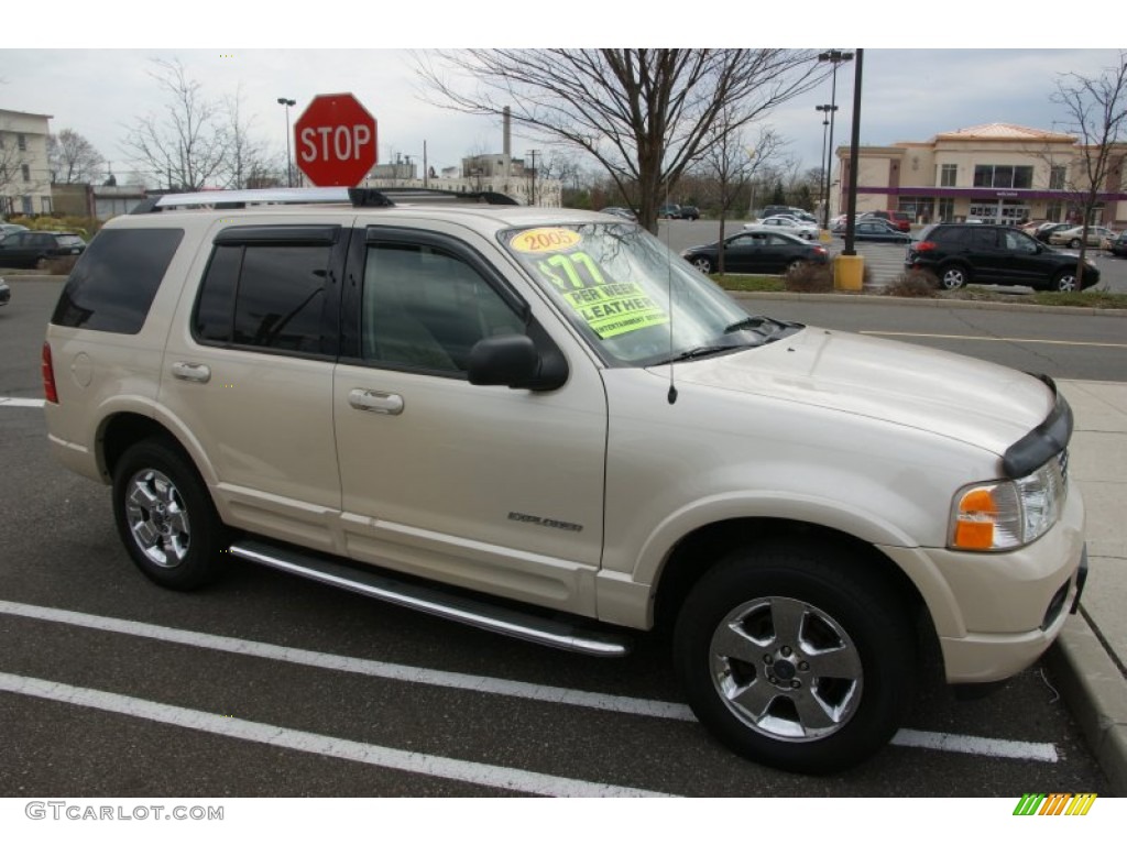 2005 Explorer XLT 4x4 - Ivory Parchment Tri Coat / Medium Parchment photo #3