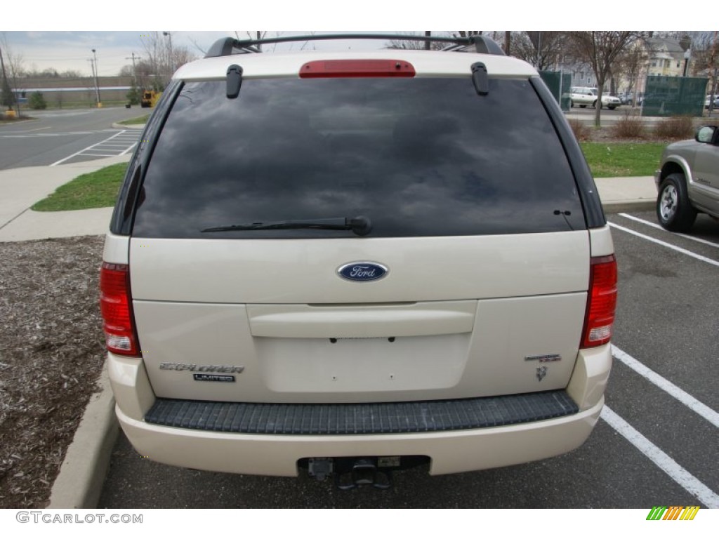 2005 Explorer XLT 4x4 - Ivory Parchment Tri Coat / Medium Parchment photo #5