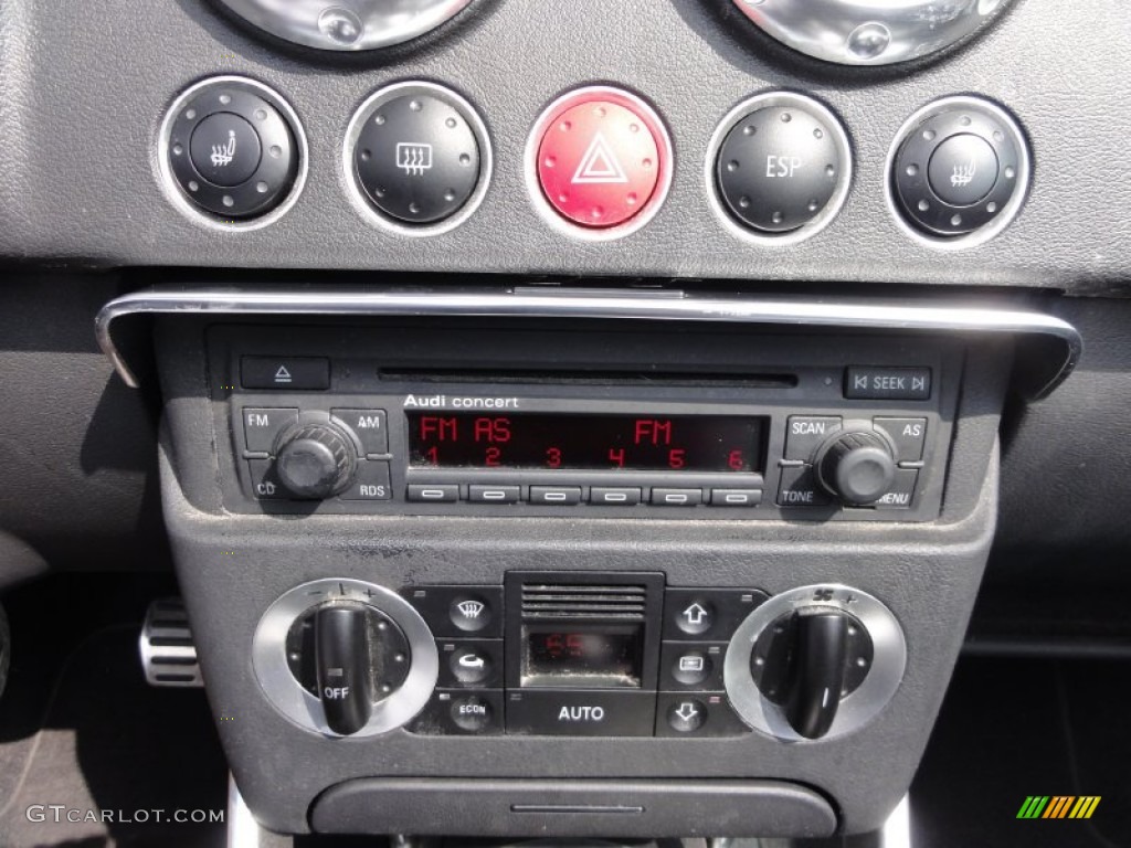 2003 Audi TT 1.8T Roadster Controls Photo #62813881