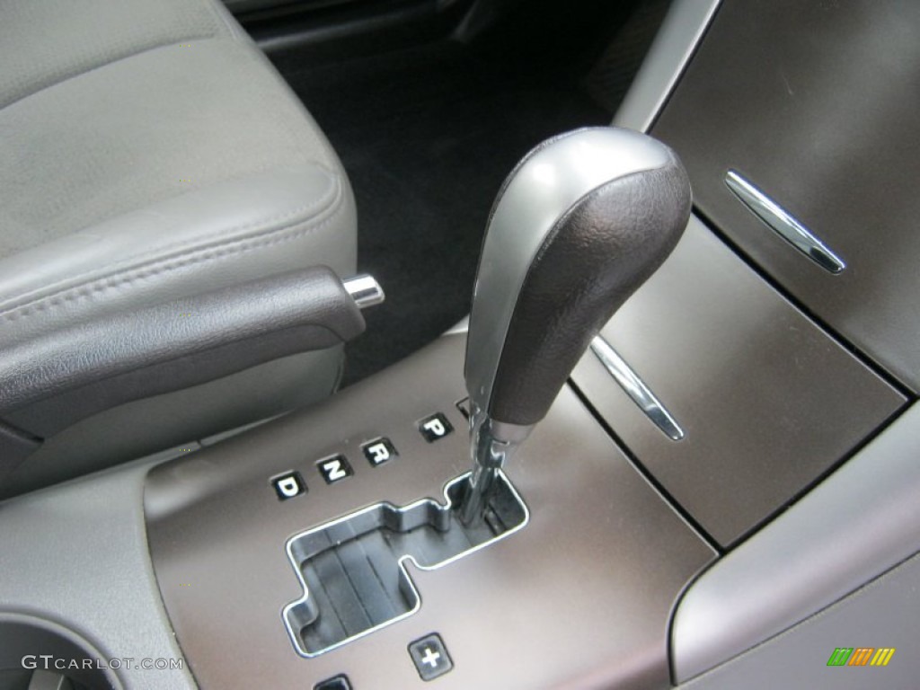 2009 Hyundai Sonata SE Transmission Photos