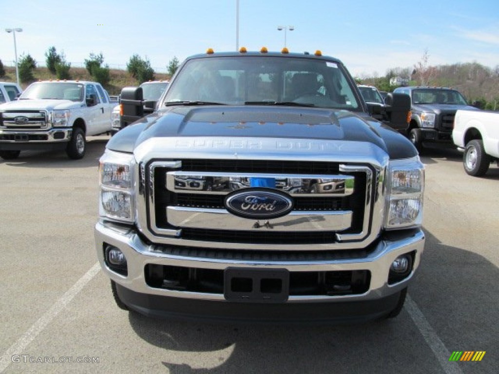 2012 F250 Super Duty XLT Regular Cab 4x4 - Green Gem Metallic / Steel photo #7