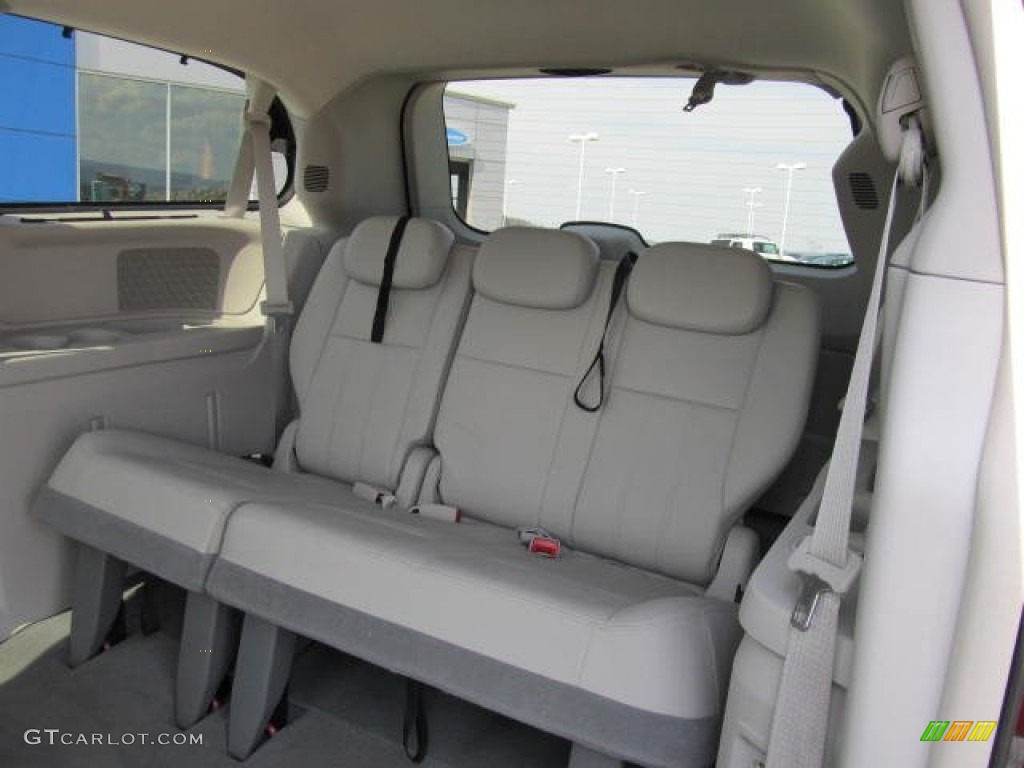 Medium Pebble Beige/Cream Interior 2009 Chrysler Town & Country Touring Photo #62831062