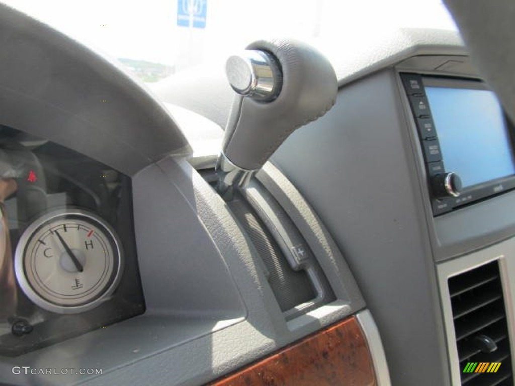 2009 Chrysler Town & Country Touring Transmission Photos