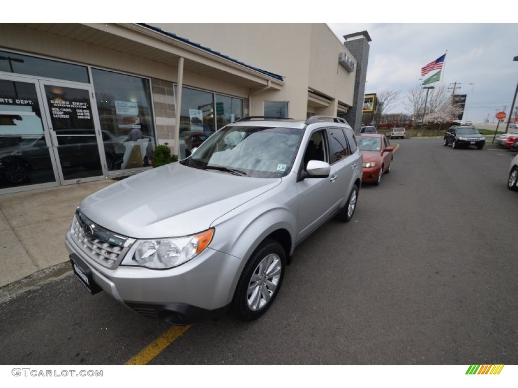 2009 Forester 2.5 X - Spark Silver Metallic / Black photo #1