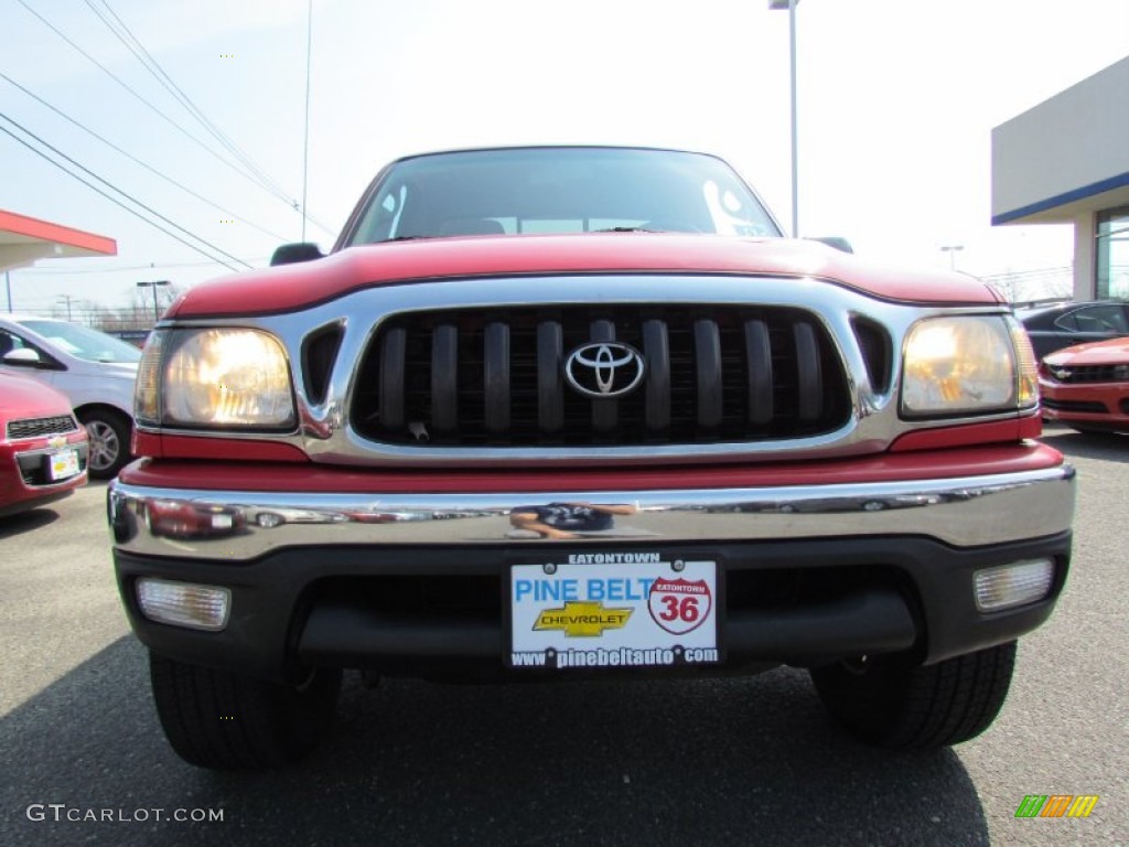 2002 Tacoma Xtracab 4x4 - Radiant Red / Charcoal photo #2