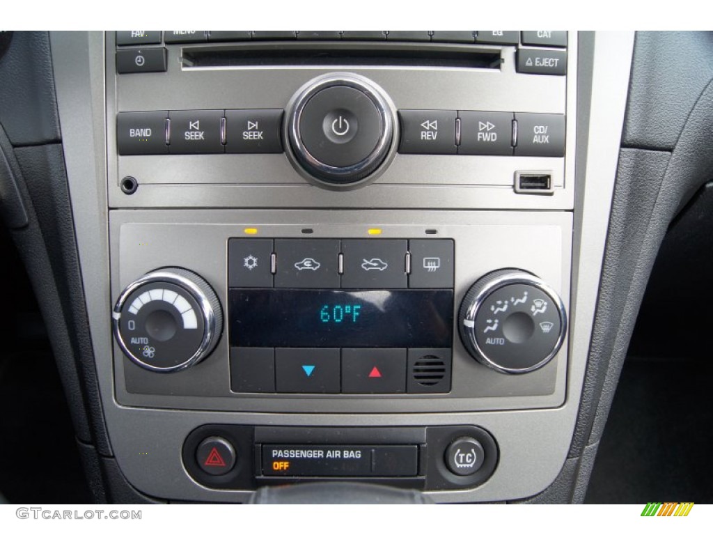 2010 Chevrolet Malibu LTZ Sedan Controls Photo #62836464