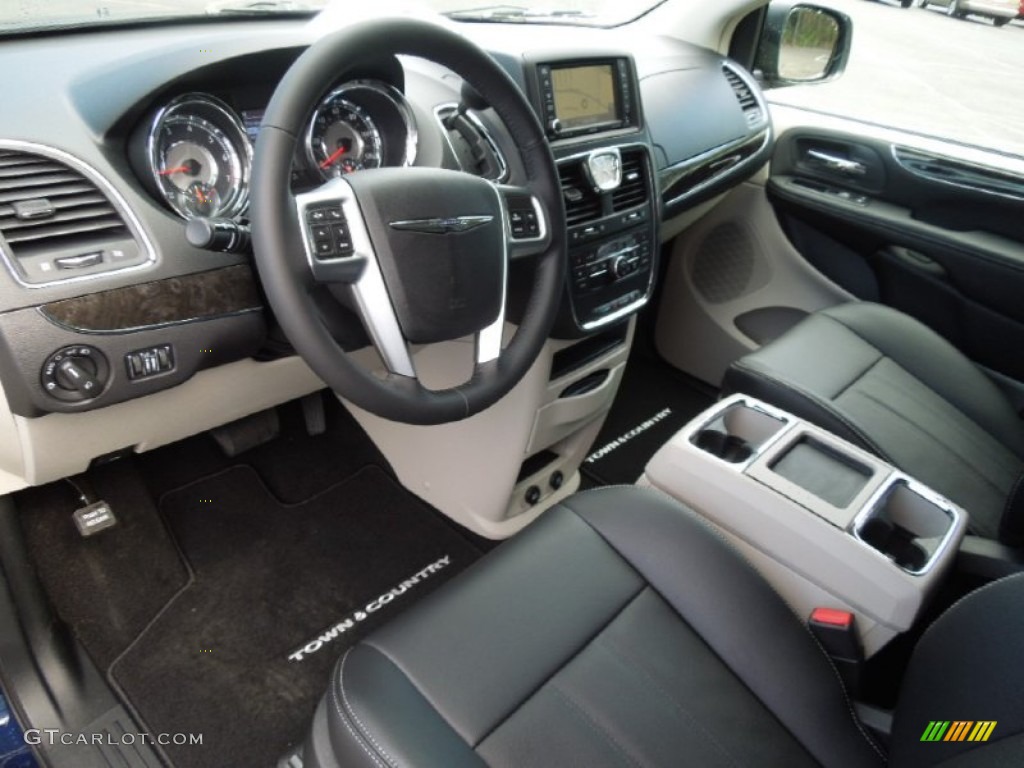 Black/Light Graystone Interior 2012 Chrysler Town & Country Touring Photo #62836836