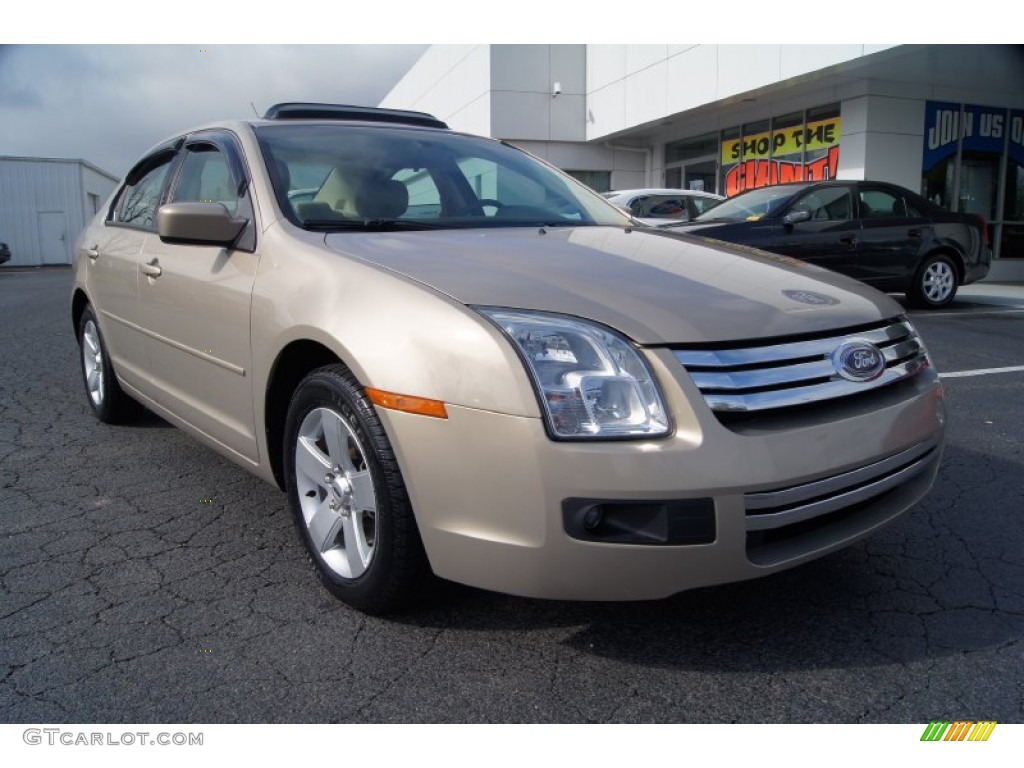 2008 Fusion SE - Dune Pearl Metallic / Camel photo #2