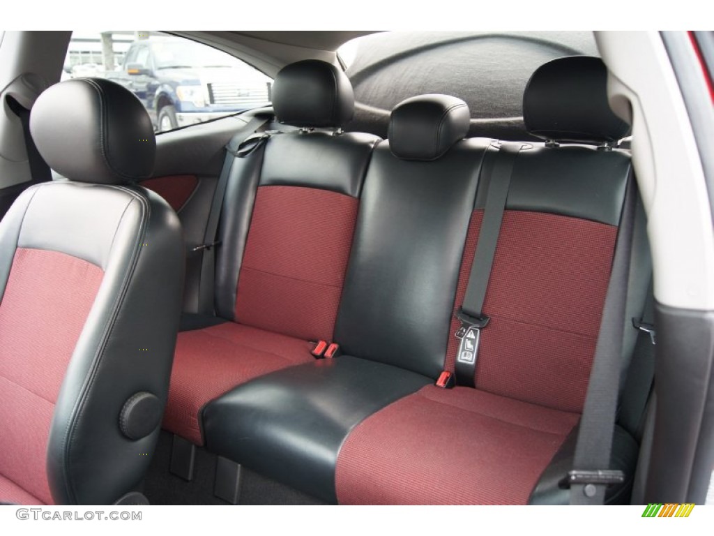 Black/Red Interior 2004 Ford Focus SVT Coupe Photo #62838234