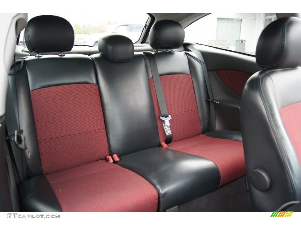 Black/Red Interior 2004 Ford Focus SVT Coupe Photo #62838252
