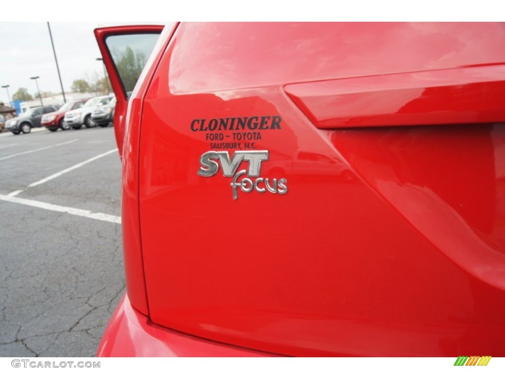 2004 Focus SVT Coupe - Infra-Red / Black/Red photo #18