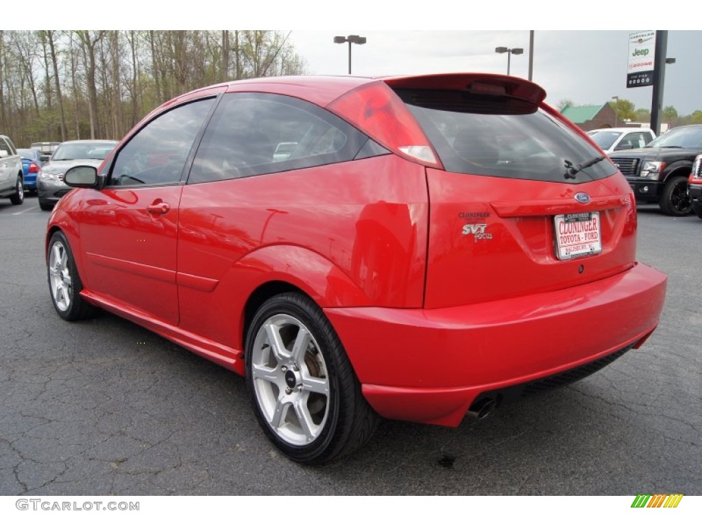 2004 Focus SVT Coupe - Infra-Red / Black/Red photo #37