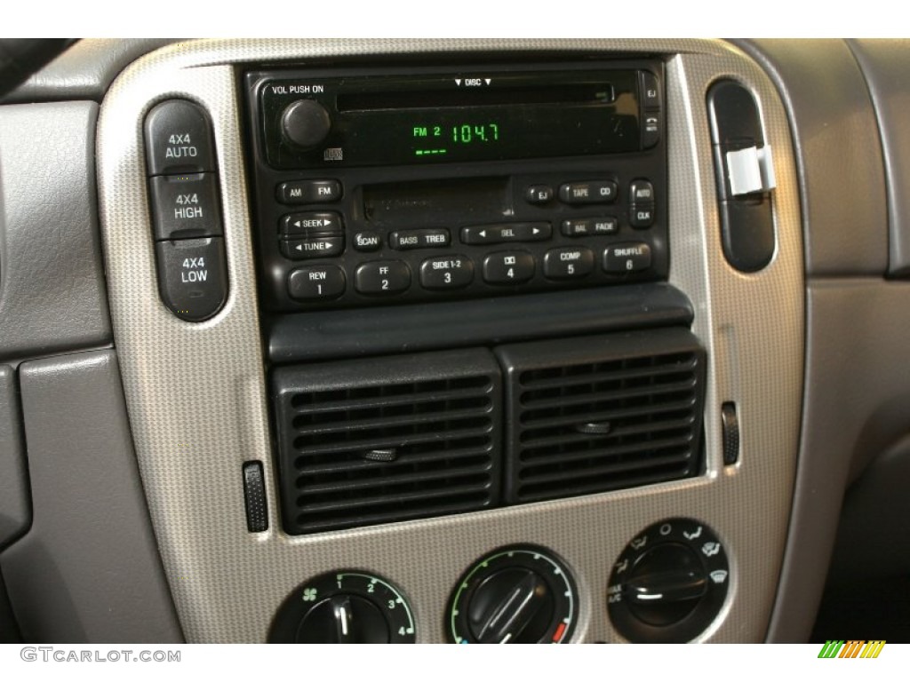 2003 Explorer XLT 4x4 - Oxford White / Graphite Grey photo #10