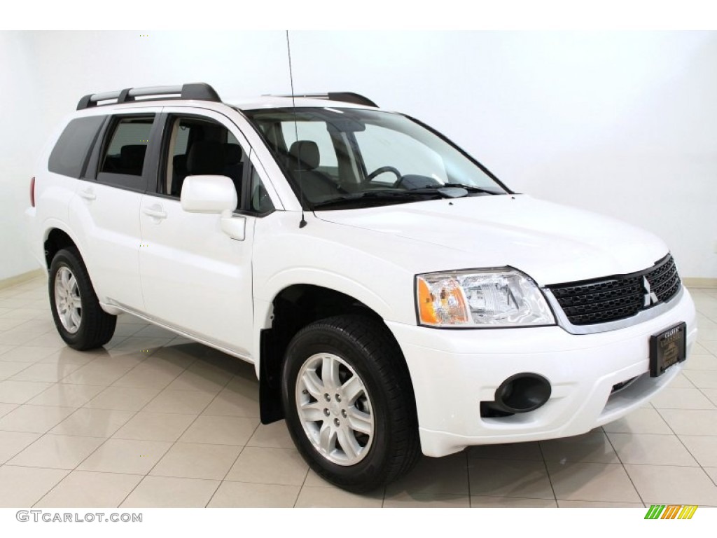 White Pearl 2011 Mitsubishi Endeavor LS Exterior Photo #62838968