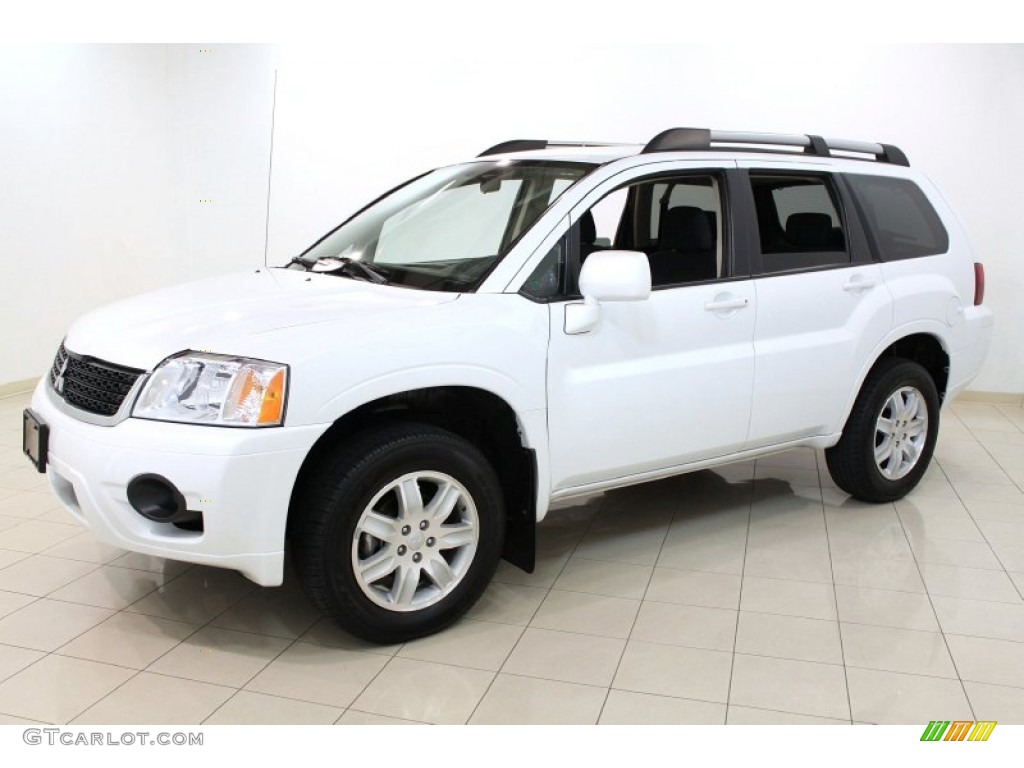 White Pearl 2011 Mitsubishi Endeavor LS Exterior Photo #62838974