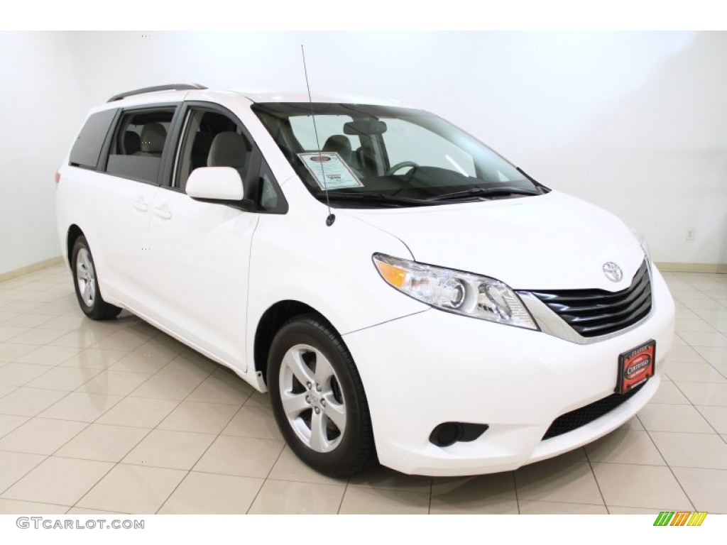 2011 Sienna LE - Super White / Light Gray photo #1