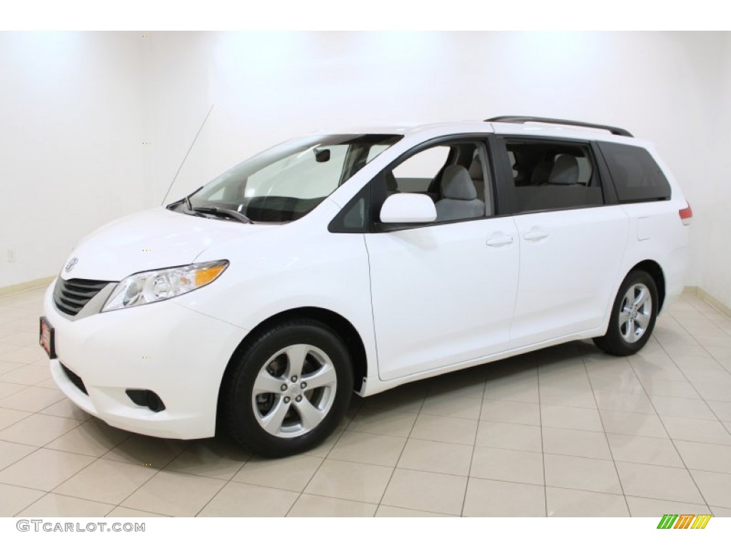 2011 Sienna LE - Super White / Light Gray photo #3